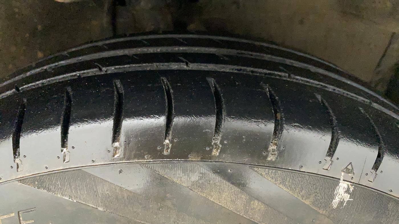 2010 Maruti Ritz VXI, Petrol, Manual, 64,204 km, Right Front Tyre Tread