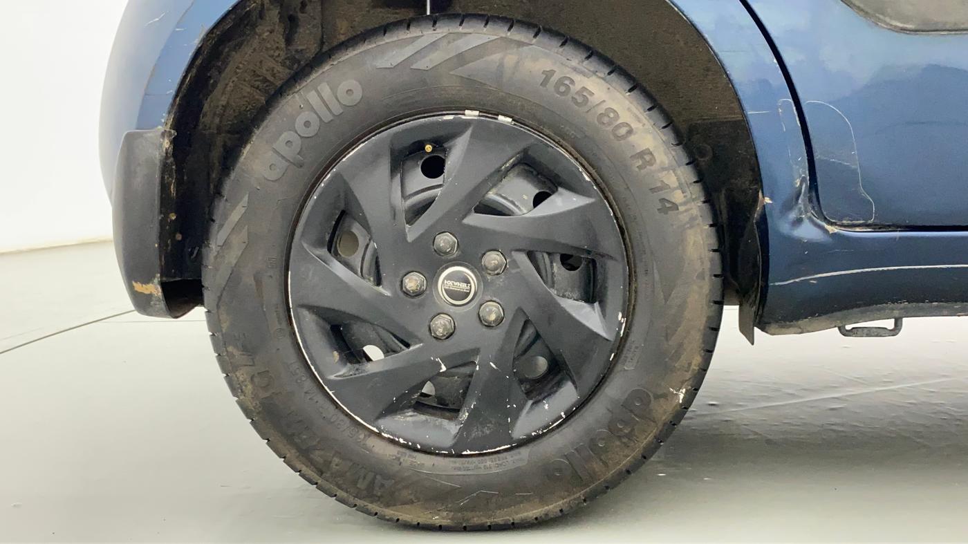 2010 Maruti Ritz VXI, Petrol, Manual, 64,204 km, Right Rear Wheel