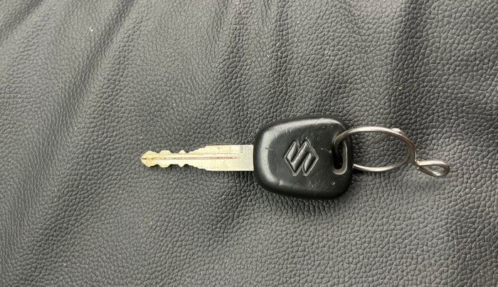 2019 Maruti Swift LXI, Petrol, Manual, 79,933 km, Key Close Up