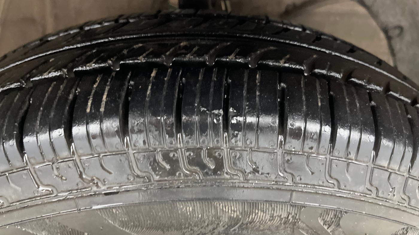 2019 Maruti Swift LXI, Petrol, Manual, 79,933 km, Right Front Tyre Tread