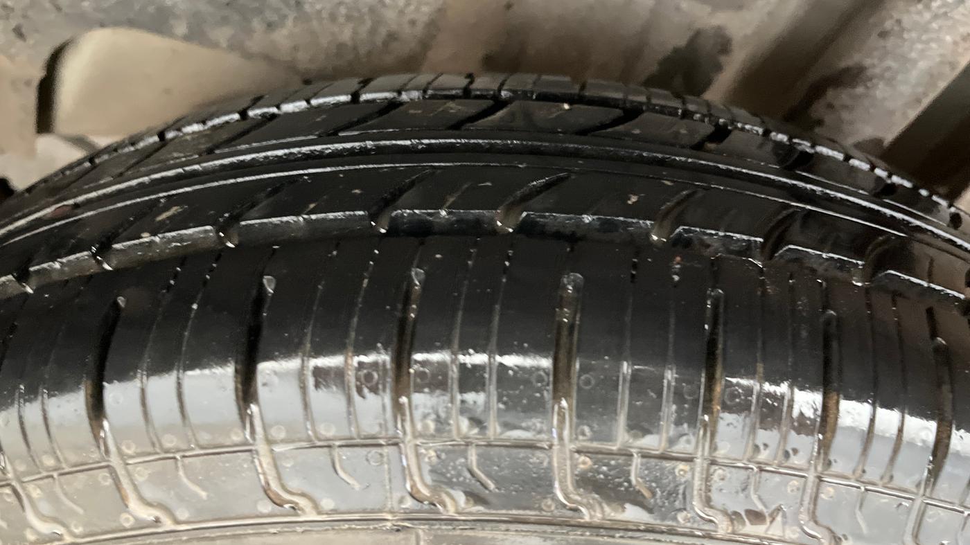 2019 Maruti Swift LXI, Petrol, Manual, 79,933 km, Left Rear Tyre Tread