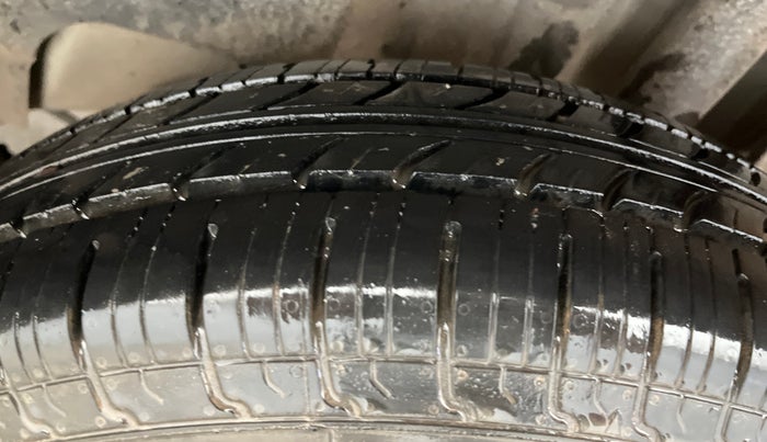 2019 Maruti Swift LXI, Petrol, Manual, 79,933 km, Left Rear Tyre Tread