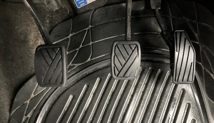 2019 Maruti Swift LXI, Petrol, Manual, 79,933 km, Pedals