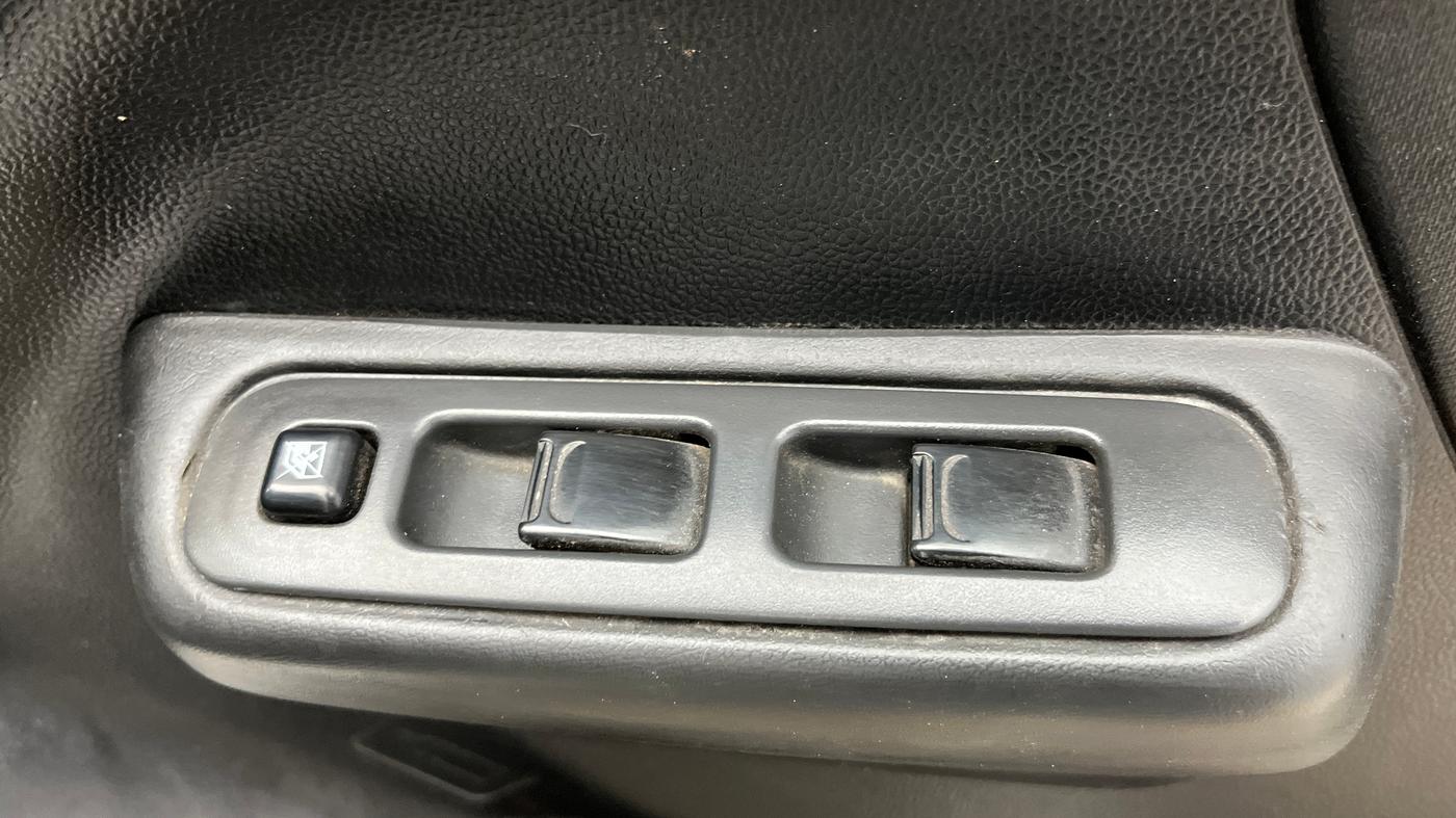 2019 Maruti Swift LXI, Petrol, Manual, 79,933 km, Driver Side Door Panels Control