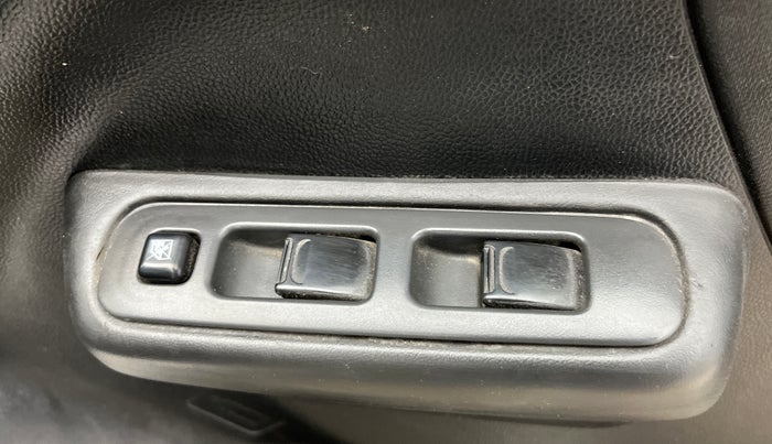 2019 Maruti Swift LXI, Petrol, Manual, 79,933 km, Driver Side Door Panels Control