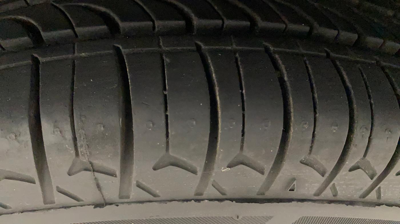 2017 Maruti Alto 800 VXI, Petrol, Manual, 45,502 km, Left Front Tyre Tread