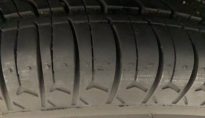 2017 Maruti Alto 800 VXI, Petrol, Manual, 45,502 km, Right Rear Tyre Tread