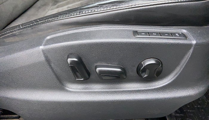 2015 Skoda Octavia ELEGANCE 2.0 TDI CR AT, Diesel, Automatic, 89,454 km, Driver Side Adjustment Panel
