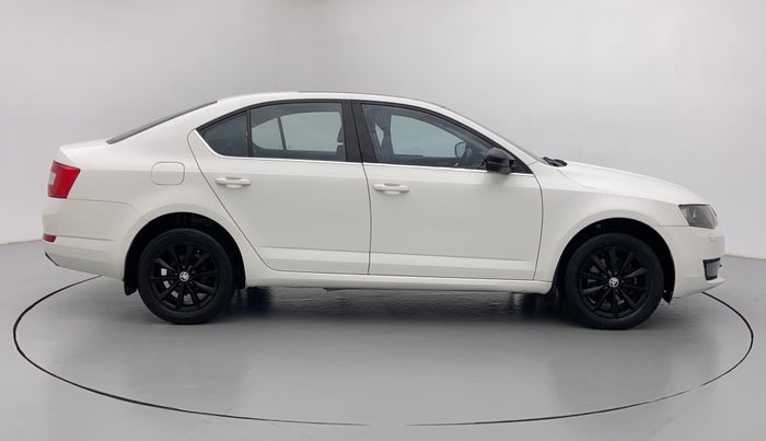 2015 Skoda Octavia ELEGANCE 2.0 TDI CR AT, Diesel, Automatic, 89,454 km, Right Side