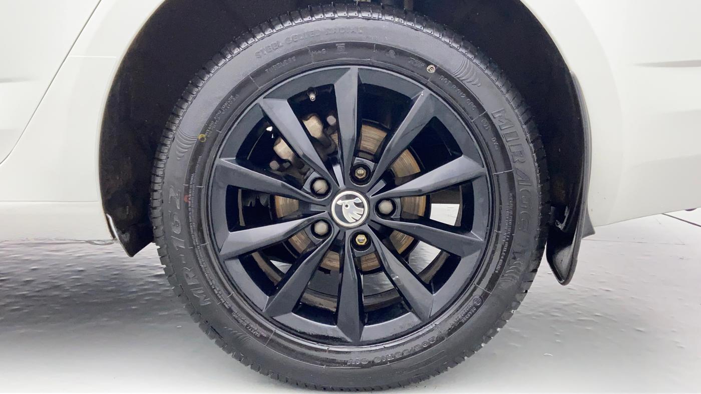 2015 Skoda Octavia ELEGANCE 2.0 TDI CR AT, Diesel, Automatic, 89,454 km, Left Rear Wheel