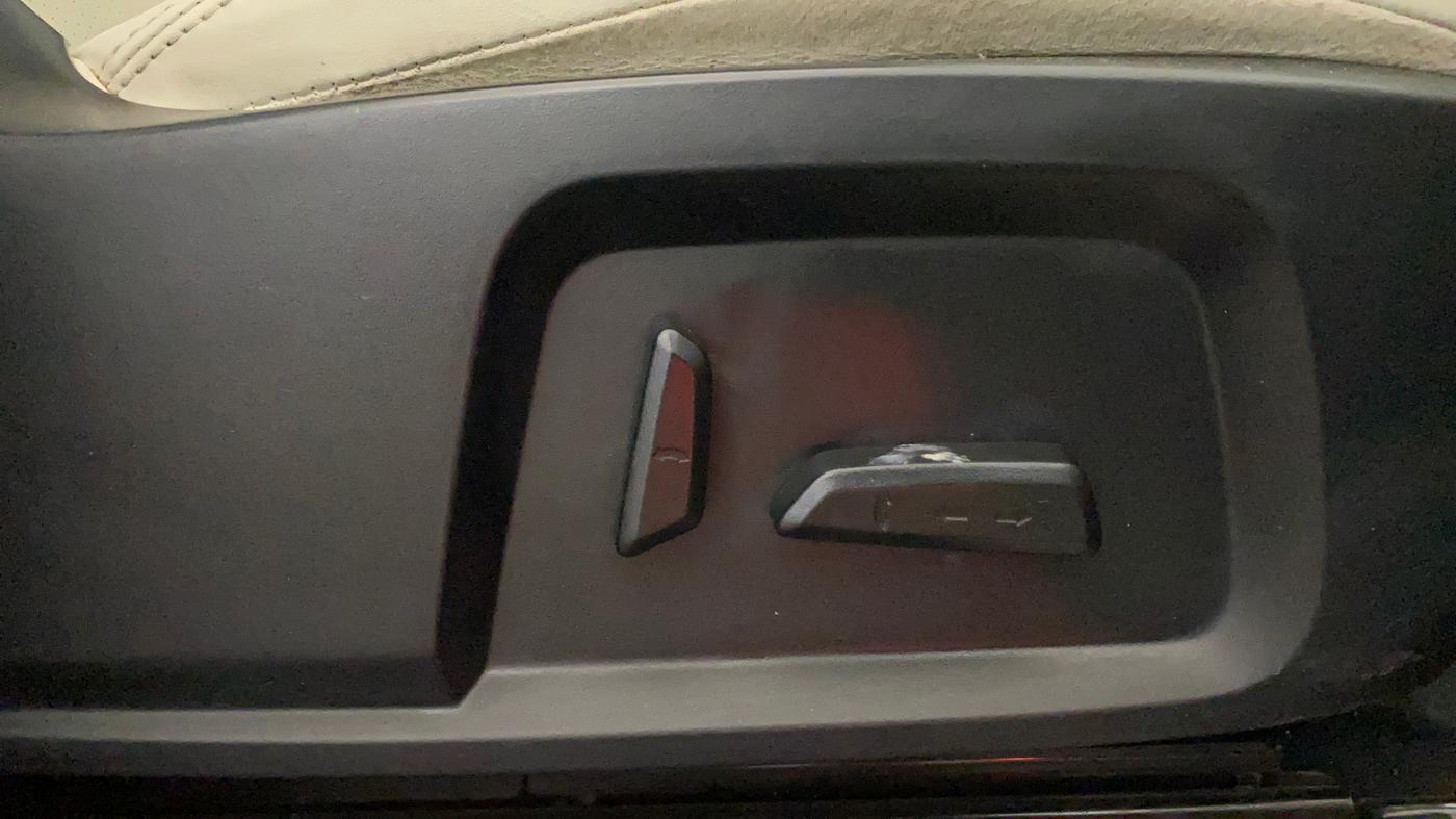 2021 Tata Safari XZA PLUS, Diesel, Automatic, 60,760 km, Driver Side Adjustment Panel