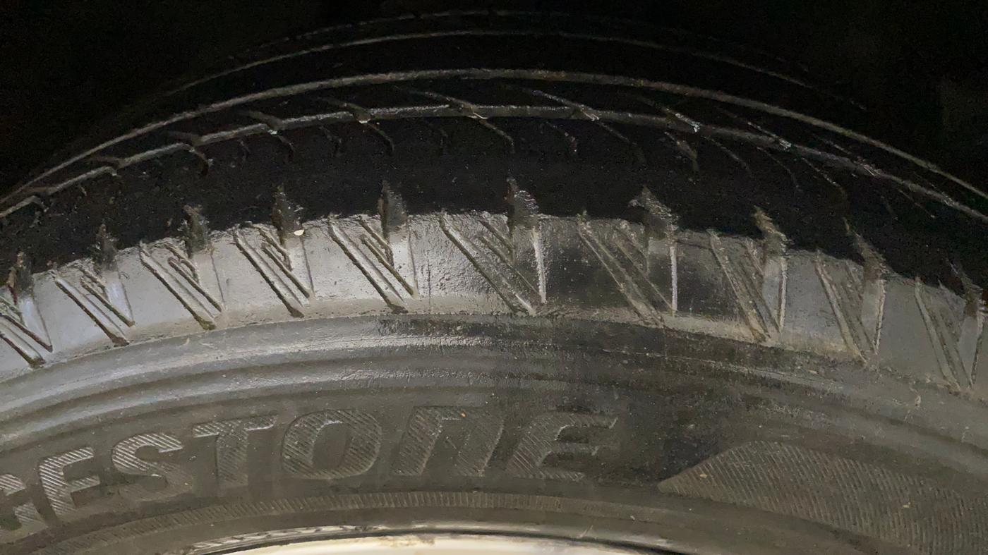 2021 Tata Safari XZA PLUS, Diesel, Automatic, 60,760 km, Right Front Tyre Tread