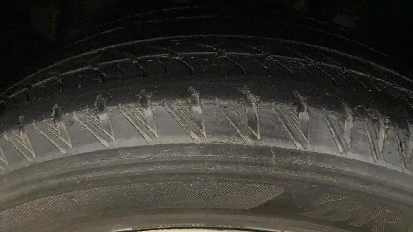 2021 Tata Safari XZA PLUS, Diesel, Automatic, 60,760 km, Left Front Tyre Tread