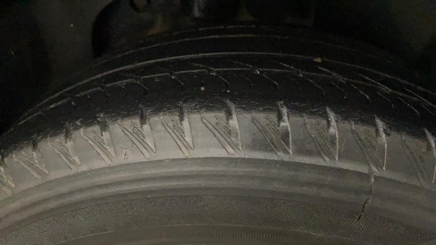2021 Tata Safari XZA PLUS, Diesel, Automatic, 60,760 km, Left Rear Tyre Tread