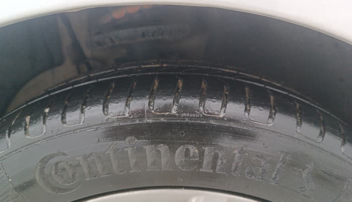 2021 Volkswagen Polo HIGHLINE PLUS 1.0, Petrol, Manual, 1,08,645 km, Right Front Tyre Tread
