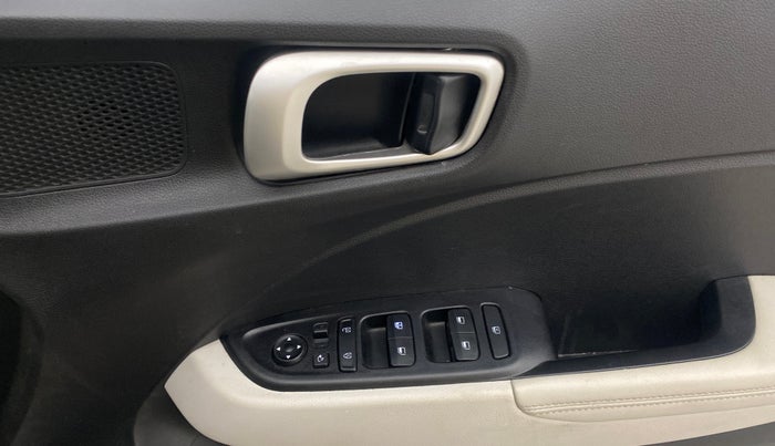 2023 Hyundai VENUE SX (O) 1.0 TURBO DCT, Petrol, Automatic, 14,167 km, Driver Side Door Panels Control