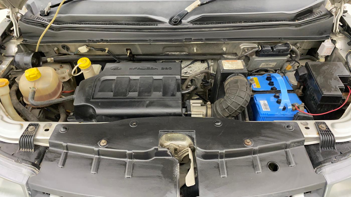 2016 Mahindra Kuv100 K8 5 STR, Petrol, Manual, 61,297 km, Engine View