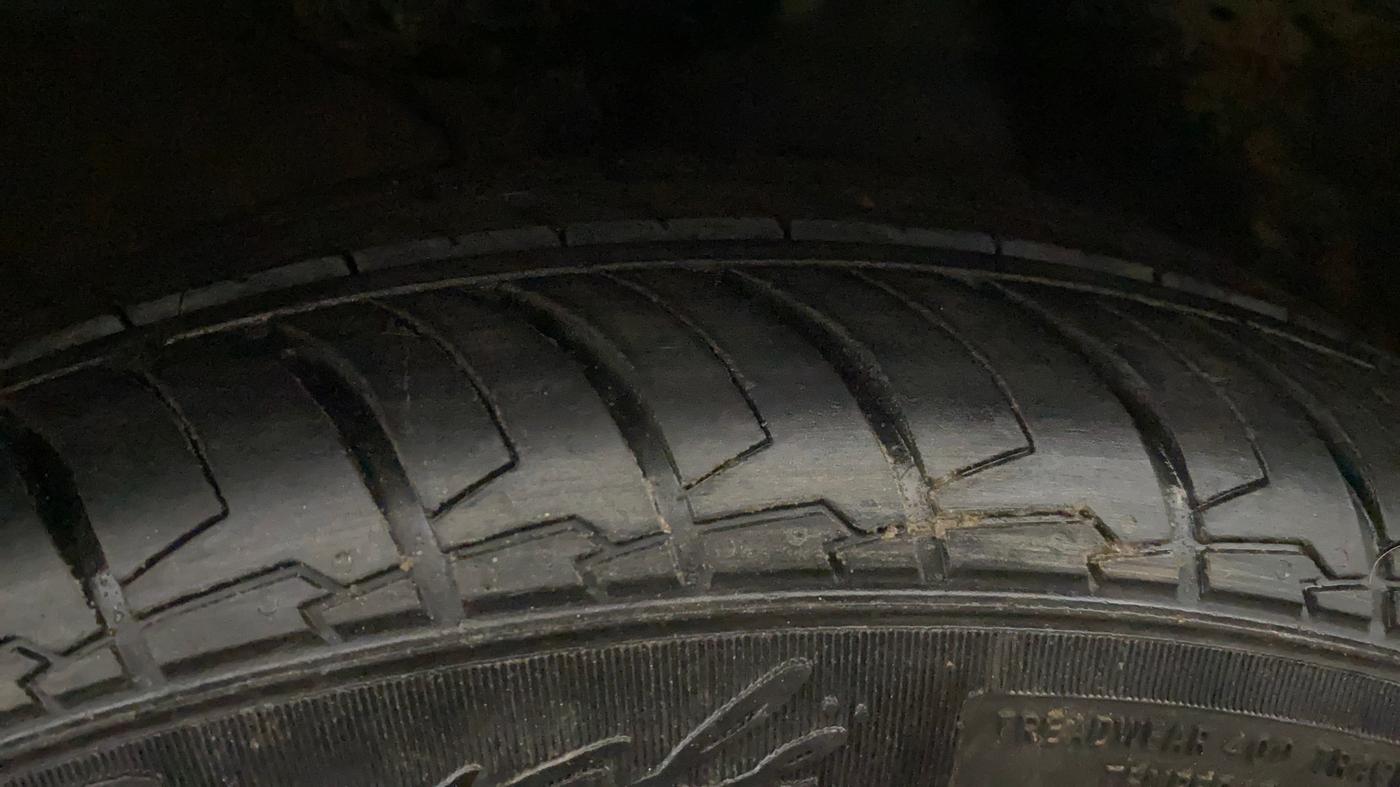 2026 Hyundai EXTER HX 6 Petrol Manual, Petrol, Manual, 3,811 km, Right Front Tyre Tread