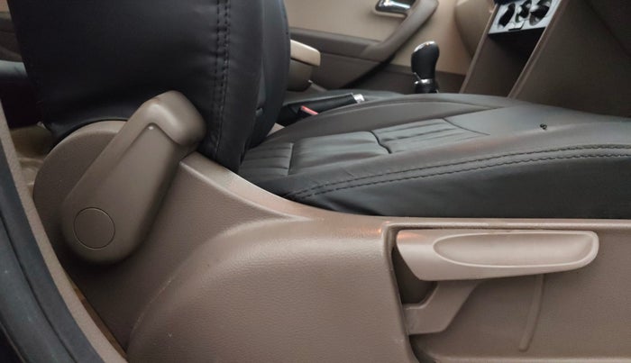 2014 Skoda Rapid AMBITION 1.6 MPI MT PLUS, CNG, Manual, 74,911 km, Driver Side Adjustment Panel