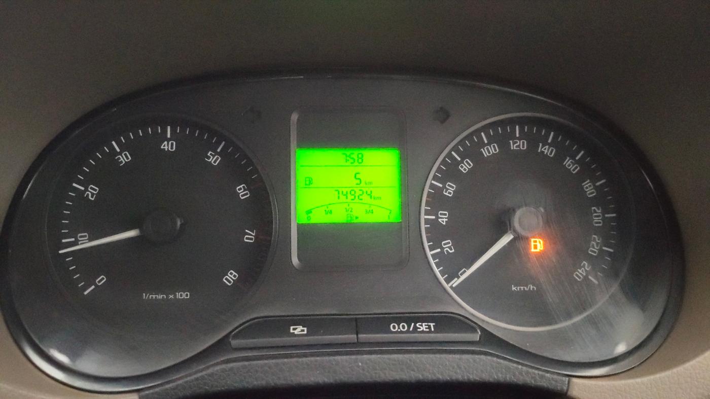 2014 Skoda Rapid AMBITION 1.6 MPI MT PLUS, CNG, Manual, 74,911 km, Odometer Image