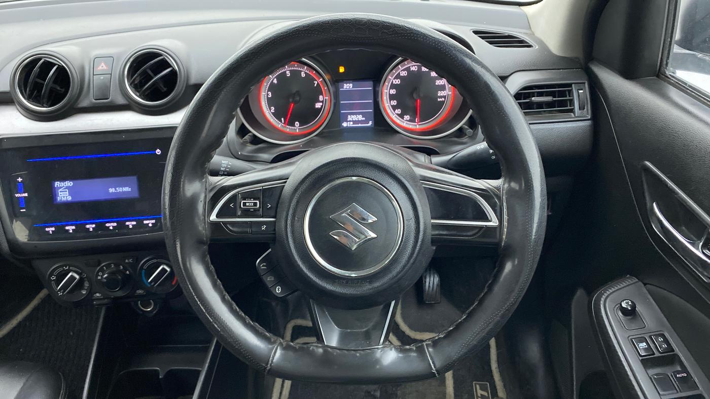 2022 Maruti Swift VXI, Petrol, Manual, 33,170 km, Steering Wheel Close Up