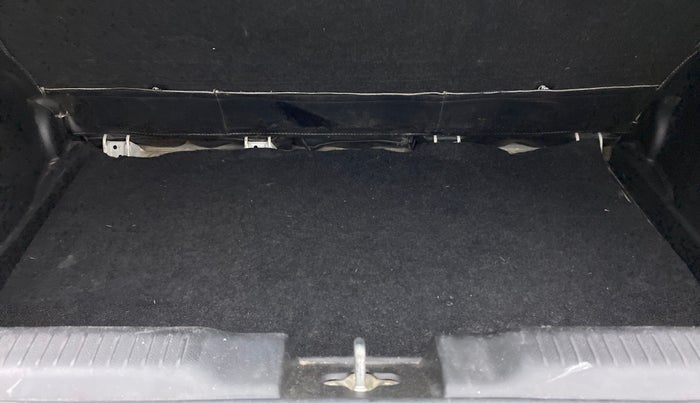 2022 Maruti Swift VXI, Petrol, Manual, 33,170 km, Boot Inside