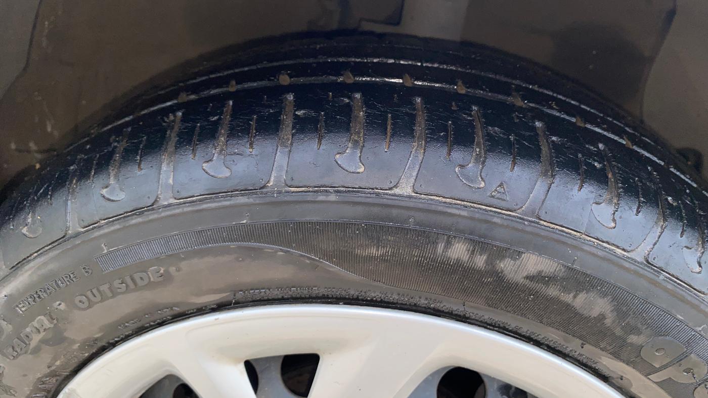 2018 Hyundai Grand i10 MAGNA AT 1.2 KAPPA VTVT, Petrol, Automatic, 25,209 km, Right Front Tyre Tread