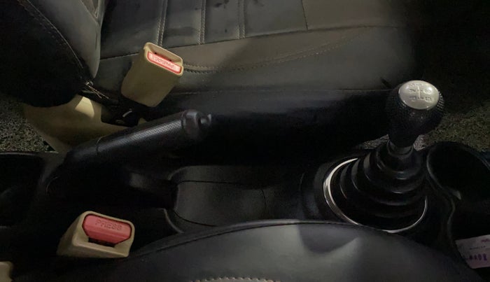 2017 Honda Brio S MT, Petrol, Manual, 24,488 km, Gear Lever