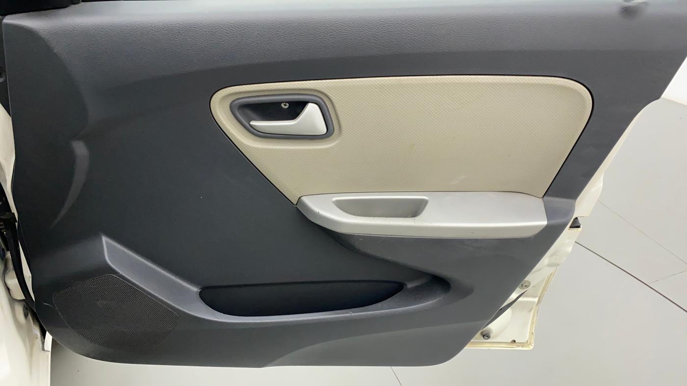 2015 Maruti Alto K10 VXI P, Petrol, Manual, 58,475 km, Driver Side Door Panels Control