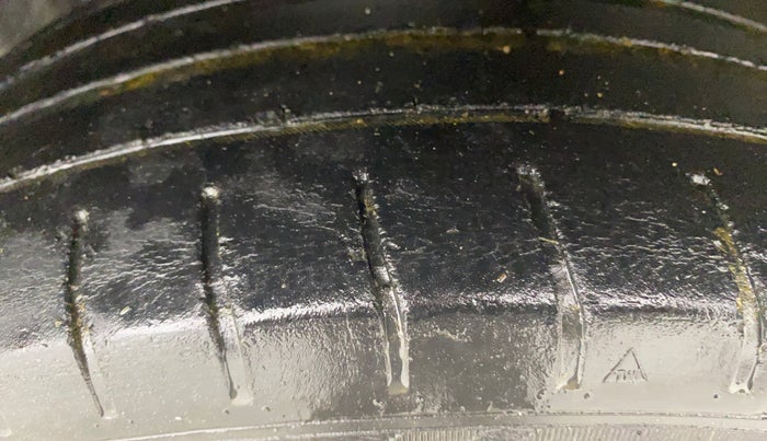 2018 Hyundai Elite i20 ASTA 1.2 (O), Petrol, Manual, 60,857 km, Right Front Tyre Tread