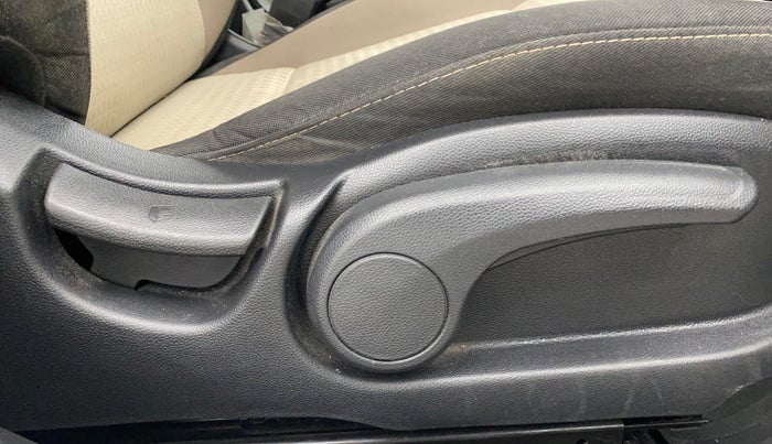 2018 Hyundai Elite i20 ASTA 1.2 (O), Petrol, Manual, 60,857 km, Driver Side Adjustment Panel