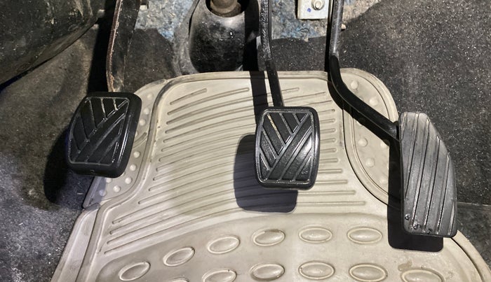 2015 Maruti Wagon R 1.0 VXI, CNG, Manual, 94,304 km, Pedals