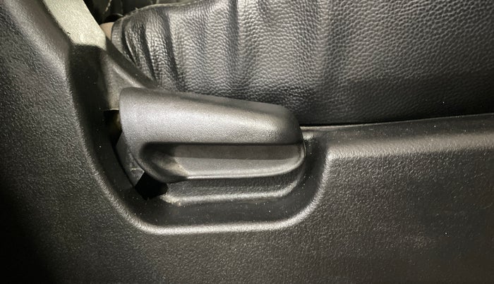 2015 Maruti Wagon R 1.0 VXI, CNG, Manual, 94,304 km, Driver Side Adjustment Panel