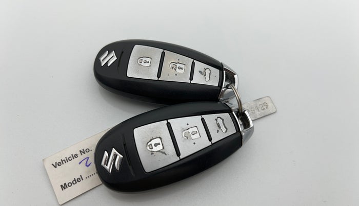 2019 Maruti Ciaz ALPHA 1.5 SHVS PETROL, Petrol, Manual, 64,037 km, Key Close Up