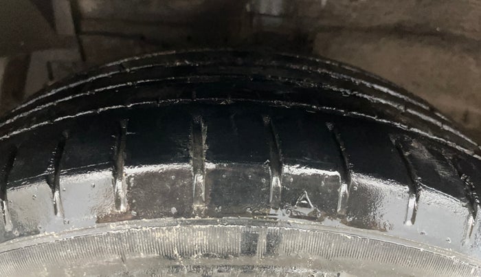 2019 Maruti Ciaz ALPHA 1.5 SHVS PETROL, Petrol, Manual, 64,037 km, Left Front Tyre Tread