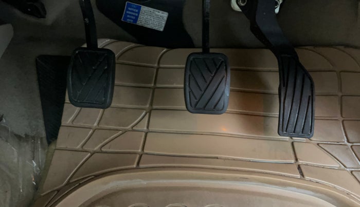 2019 Maruti Ciaz ALPHA 1.5 SHVS PETROL, Petrol, Manual, 64,037 km, Pedals