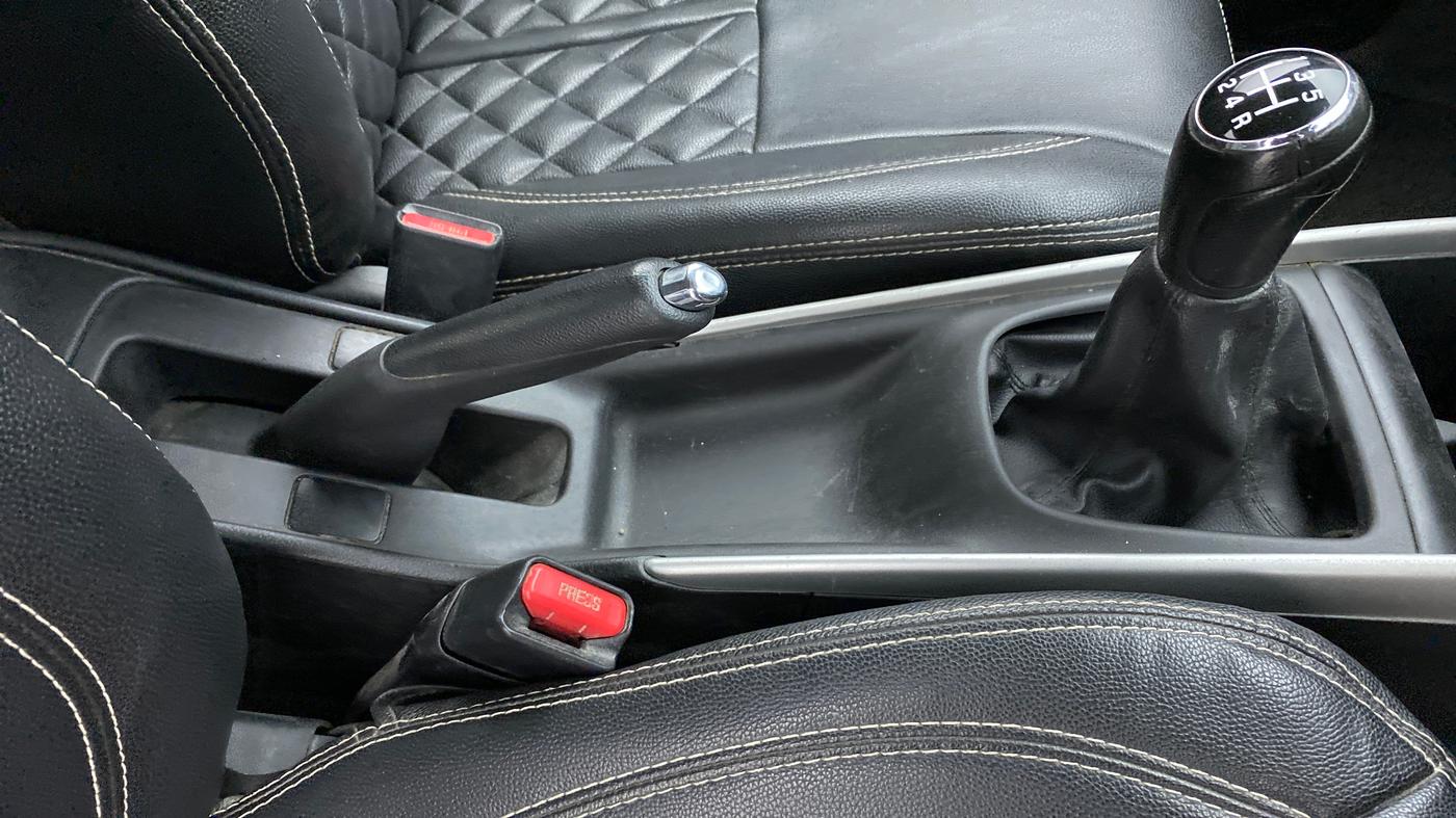2018 Maruti Baleno DELTA DIESEL 1.3, Diesel, Manual, 81,490 km, Gear Lever