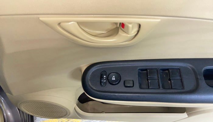 2015 Honda Brio S MT, Petrol, Manual, 45,133 km, Driver Side Door Panels Control