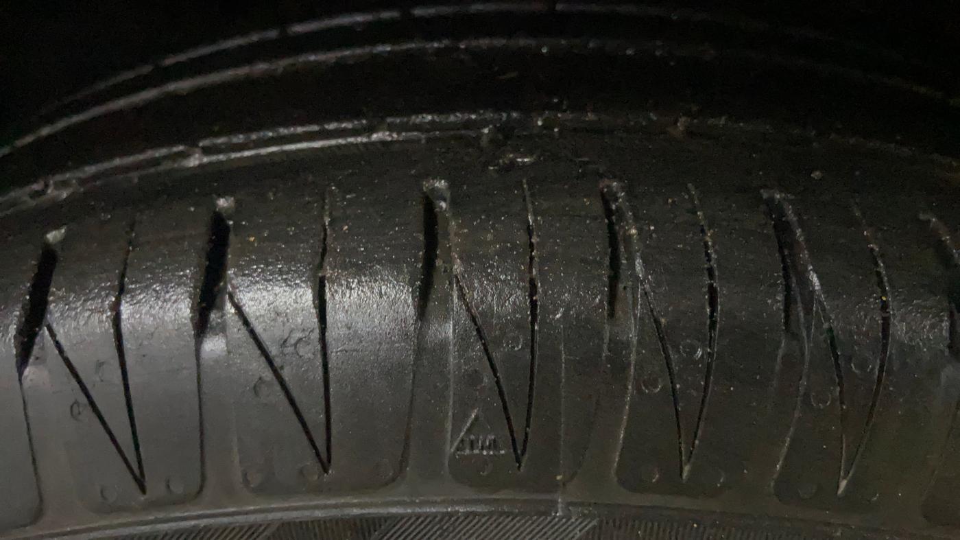 2015 Honda Brio S MT, Petrol, Manual, 45,133 km, Left Front Tyre Tread