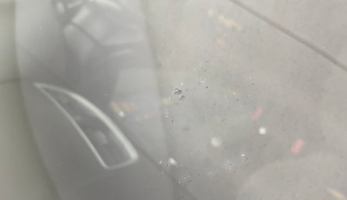 2015 Maruti Swift VXI, Petrol, Manual, 43,286 km, Front windshield - Minor spot on windshield