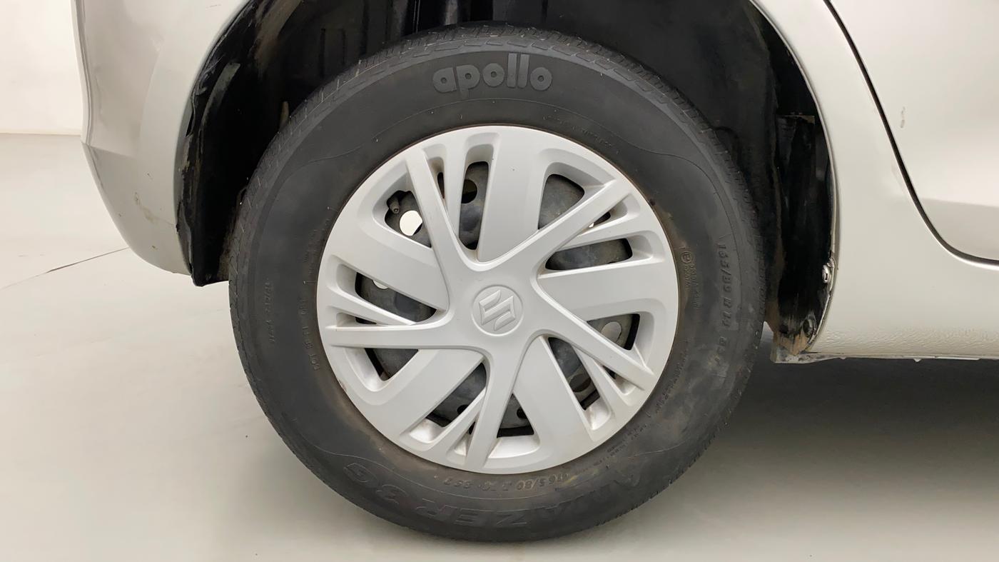 2015 Maruti Swift VXI, Petrol, Manual, 43,286 km, Right Rear Wheel