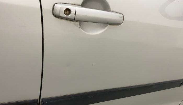 2015 Maruti Swift VXI, Petrol, Manual, 43,286 km, Driver-side door - Slightly dented
