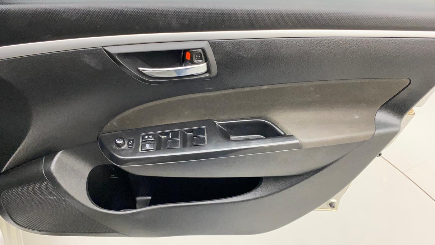 2015 Maruti Swift VXI, Petrol, Manual, 43,286 km, Driver Side Door Panels Control