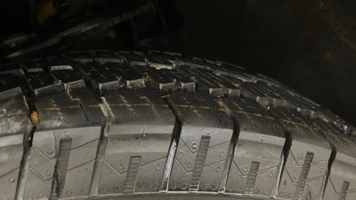 2023 Mahindra SCORPIO-N Z8 L DIESEL AT 4WD 7 STR, Diesel, Automatic, 45,447 km, Right Front Tyre Tread
