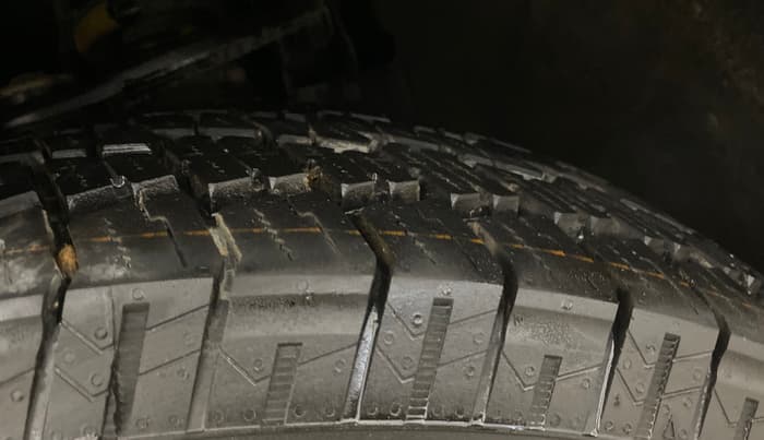 2023 Mahindra SCORPIO-N Z8 L DIESEL AT 4WD 7 STR, Diesel, Automatic, 45,447 km, Right Front Tyre Tread