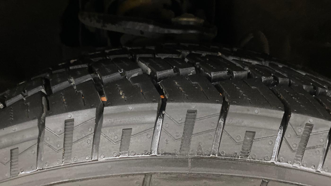 2023 Mahindra SCORPIO-N Z8 L DIESEL AT 4WD 7 STR, Diesel, Automatic, 45,447 km, Left Front Tyre Tread