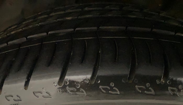 2021 MG HECTOR SHARP 1.5 DCT PETROL, Petrol, Automatic, 57,186 km, Left Front Tyre Tread