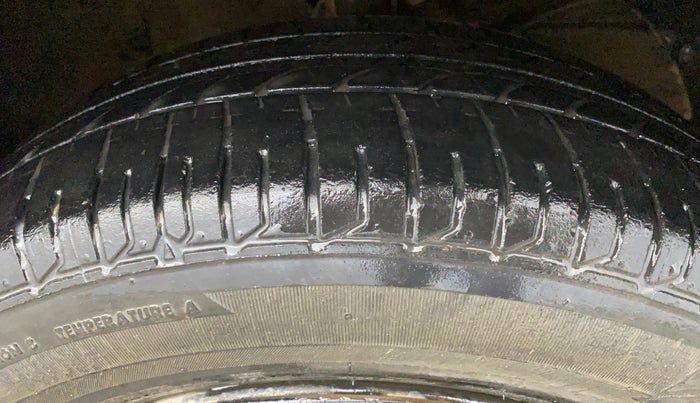 2016 Maruti Baleno DELTA PETROL 1.2, Petrol, Manual, 1,10,885 km, Right Front Tyre Tread