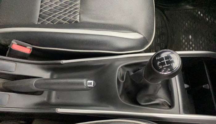 2016 Maruti Baleno DELTA PETROL 1.2, Petrol, Manual, 1,10,885 km, Gear Lever