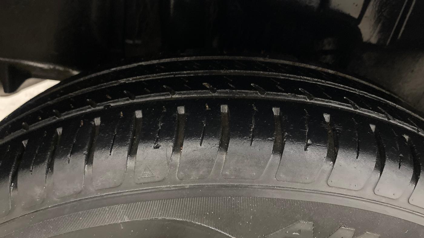 2018 Maruti Swift VXI, Petrol, Manual, 46,345 km, Right Rear Tyre Tread